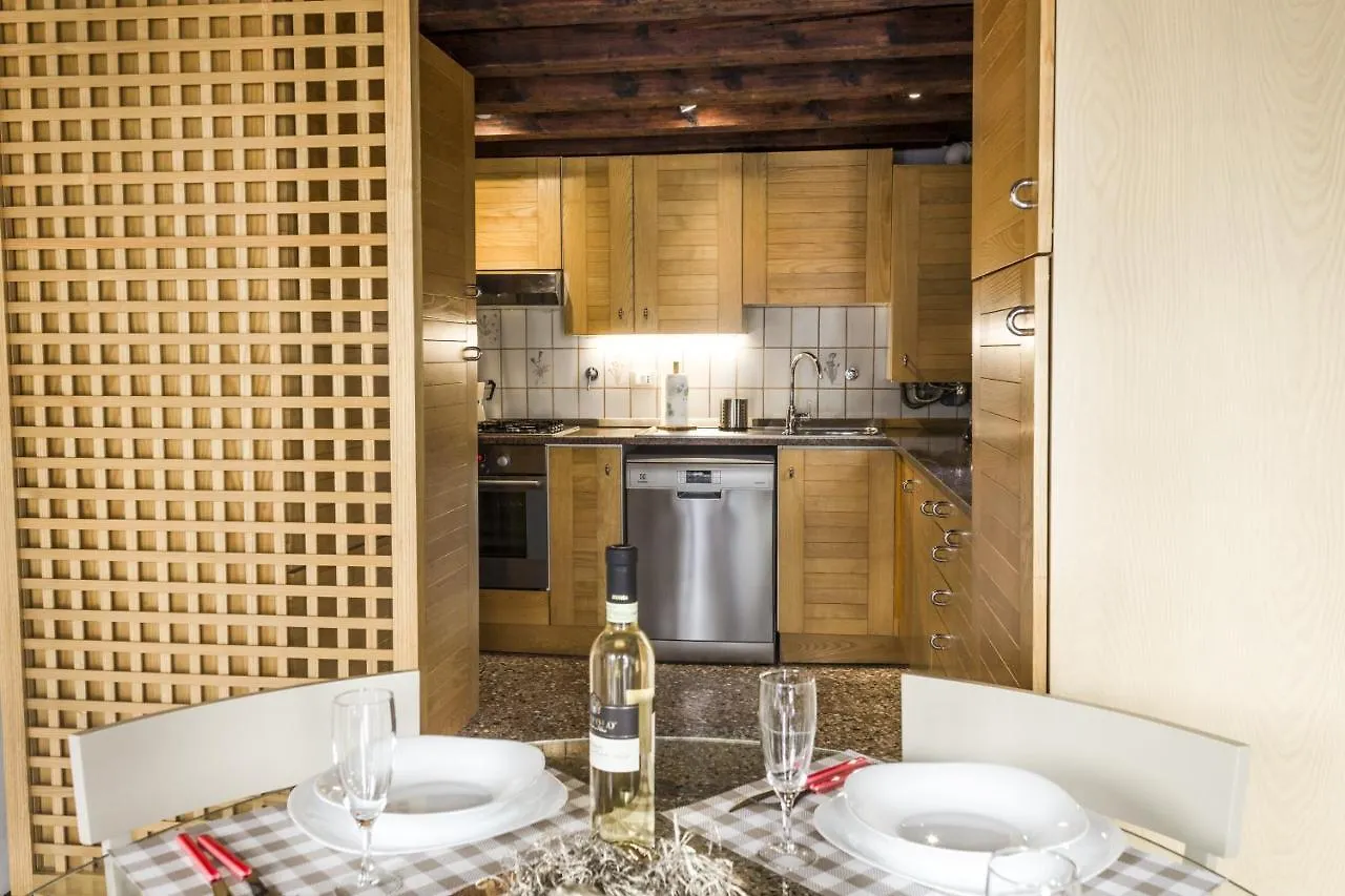 Apartment Rialto Corte Dei Sansoni Canal View By Wonderful Italy Venice Italy