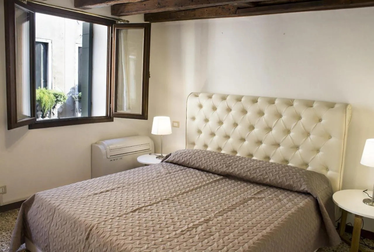 Rialto Corte Dei Sansoni Canal View By Wonderful Italy Venice Apartment