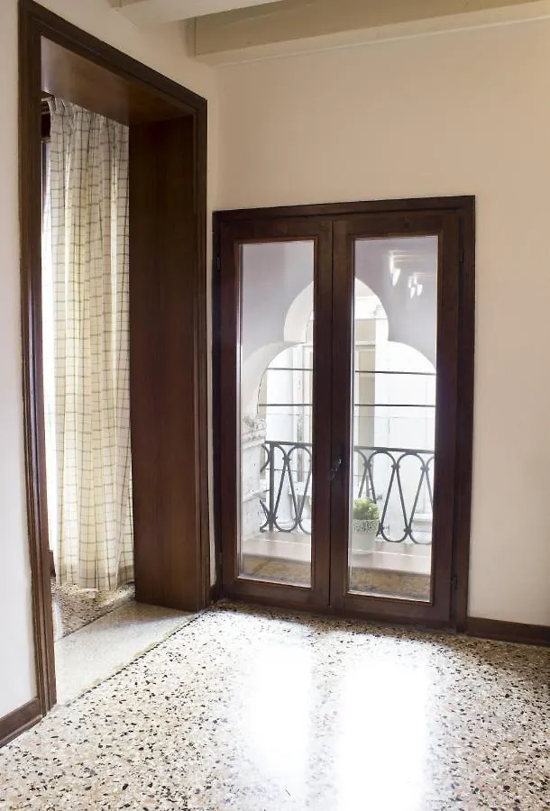 Rialto Corte Dei Sansoni Canal View By Wonderful Italy Venice Apartment