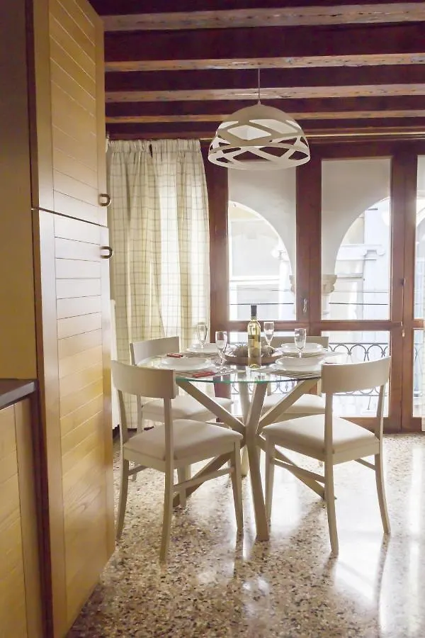 Apartment Rialto Corte Dei Sansoni Canal View By Wonderful Italy Venice