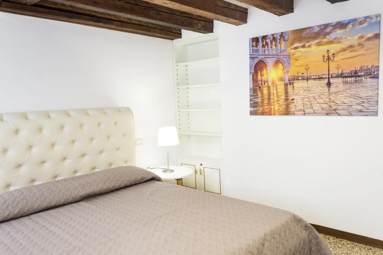 Apartment Rialto Corte Dei Sansoni Canal View By Wonderful Italy Venice Italy