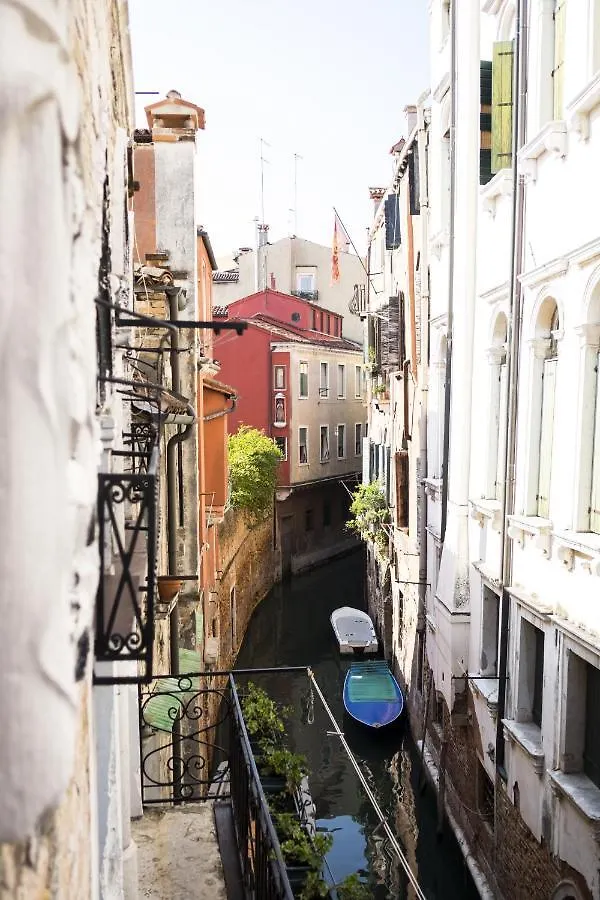 Rialto Corte Dei Sansoni Canal View By Wonderful Italy Venice